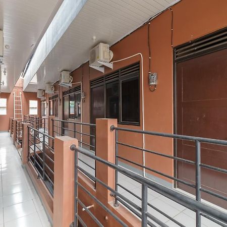 Reddoorz Syariah Near Siloam Hospitals Bulak Kapal Bekasi Exterior foto