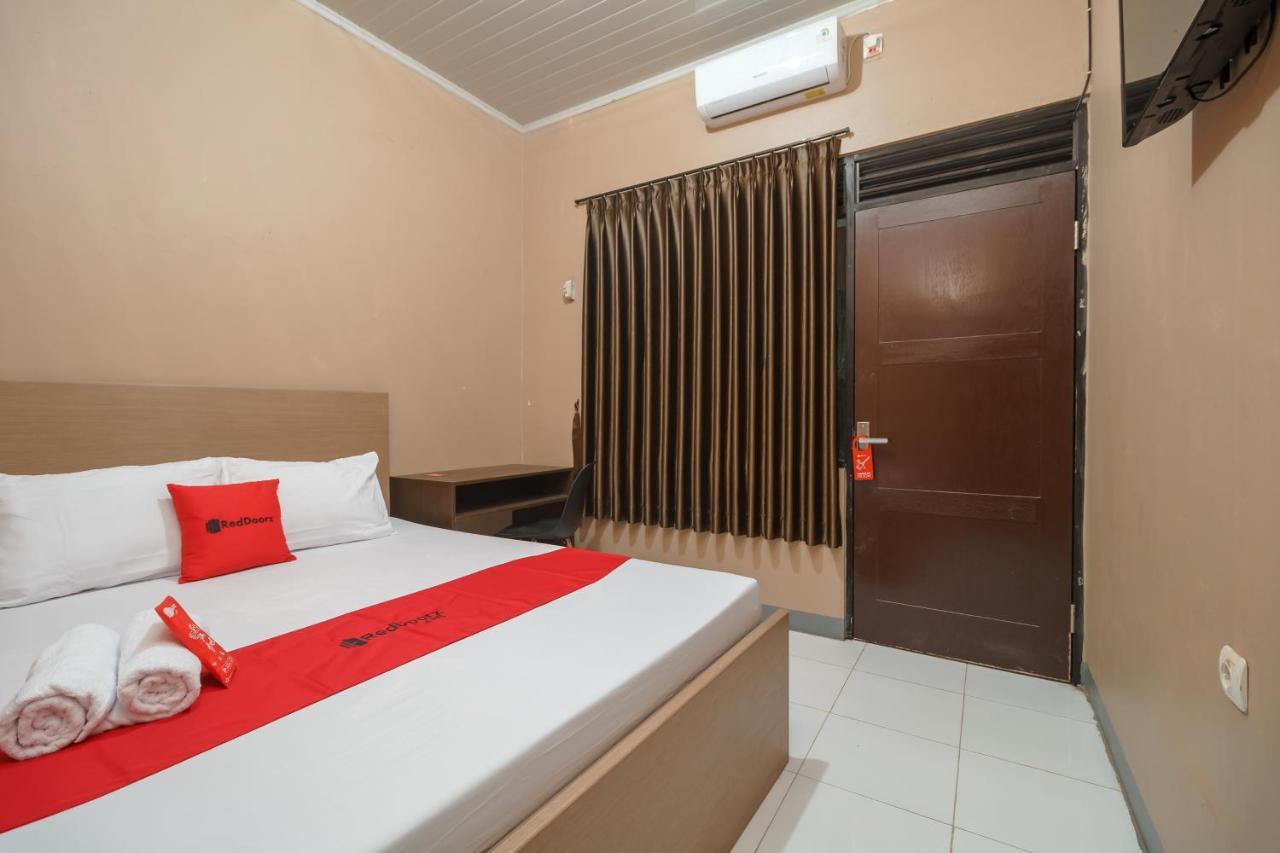 Reddoorz Syariah Near Siloam Hospitals Bulak Kapal Bekasi Exterior foto