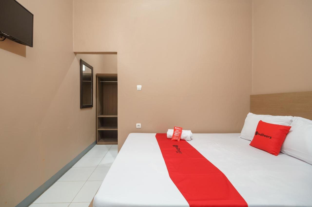 Reddoorz Syariah Near Siloam Hospitals Bulak Kapal Bekasi Exterior foto