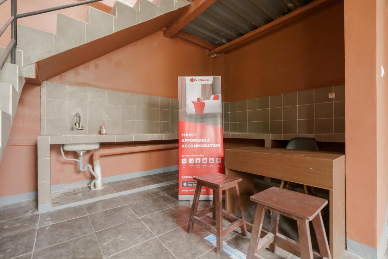 Reddoorz Syariah Near Siloam Hospitals Bulak Kapal Bekasi Exterior foto