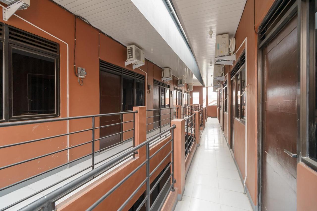 Reddoorz Syariah Near Siloam Hospitals Bulak Kapal Bekasi Exterior foto
