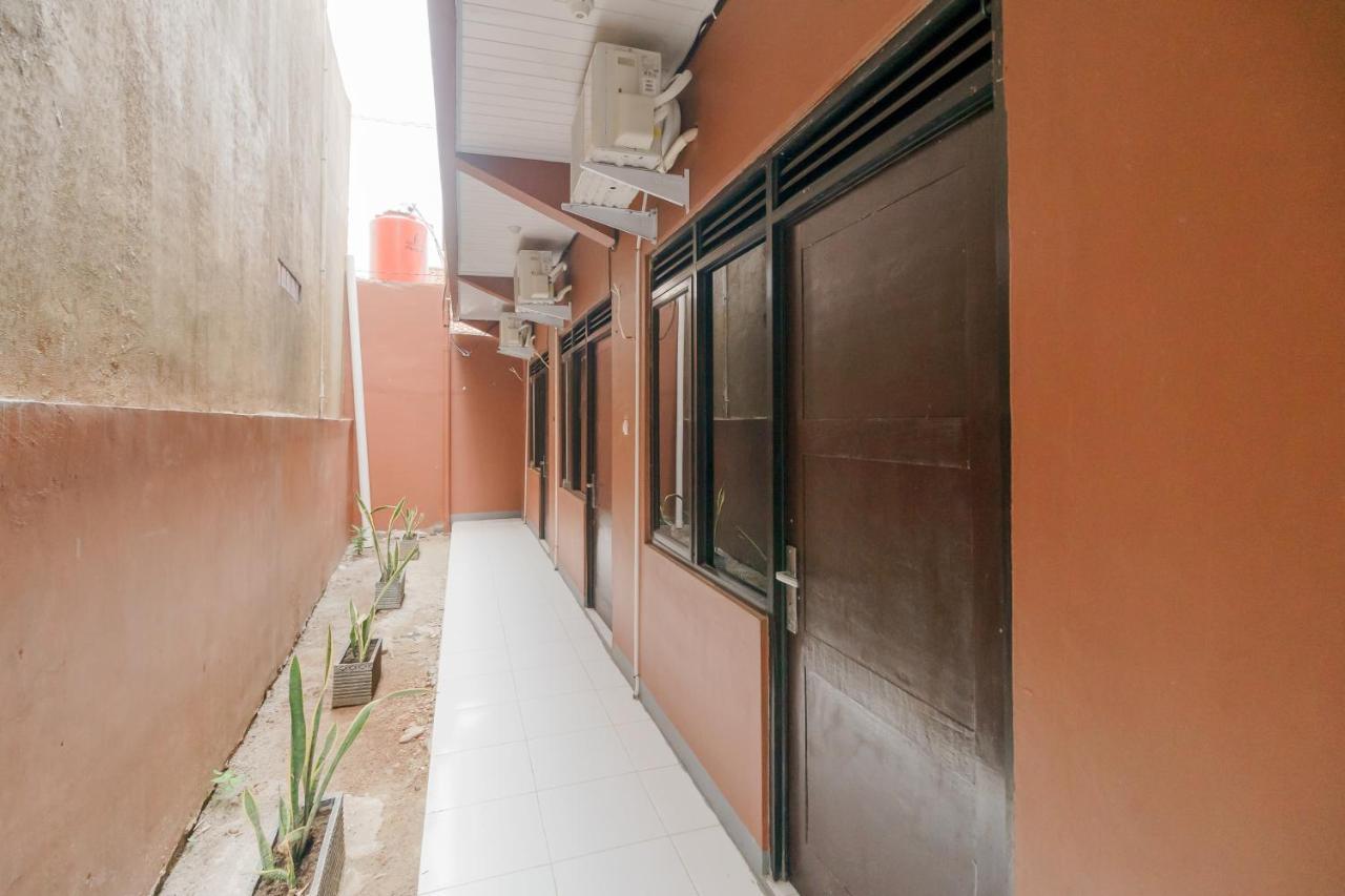 Reddoorz Syariah Near Siloam Hospitals Bulak Kapal Bekasi Exterior foto