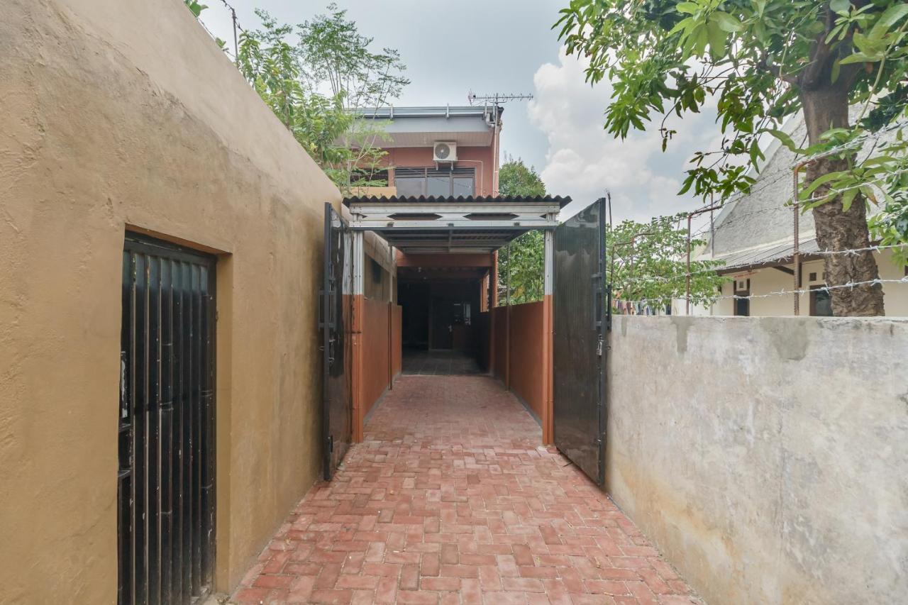Reddoorz Syariah Near Siloam Hospitals Bulak Kapal Bekasi Exterior foto